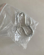 Load image into Gallery viewer, Seeye hammock,Camping Hammock Single & Double Portable Hammock Ultralight Nylon Parachute Hammocks with 2 Hanging Straps for Backpacking, Travel, Beach, Camping, Hiking, Backyard