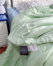 Load image into Gallery viewer, yurlisa Quilt,Knit Blanket King Size Summer Lightweight Soft Breathable Cozy