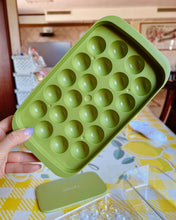 Load image into Gallery viewer, SUSLIFE Silicone Ice Cube Molds with Sealing Lid, Premium Ice Cube Trays