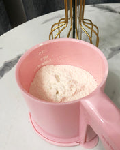 Load image into Gallery viewer, Lights are fired household manual flour sieve, operation flour sieve, hand-held flour sieve filter, fine kitchen cooking, cooking/pastry baking kitchen utensils sieve tools