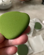 Load image into Gallery viewer, AINOCHI Pure Cotton Powder Puff,for Powder Foundation, with Strap, Blending for Loose