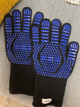 Load image into Gallery viewer, CAMPTOING barbecue mitts,Heat-resistant gloves, high-quality anti-skid silicone