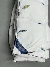Load image into Gallery viewer, EDUSUYB Down quilt, 4 Corner Ties, Soft, Warm