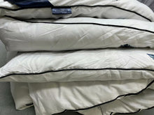 Load image into Gallery viewer, EDUSUYB Down quilt, 4 Corner Ties, Soft, Warm