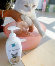 Load image into Gallery viewer, KaraStar pet shampoo,Natural Organic 5 In 1 Oatmeal Pet Shampoo + Conditioner-Dog and cat Grooming Supplies-Odor Control Tearless Blend wth Aloe Vera Gel For Allergy Relief & Itchy Dry Sensitive Skin