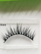 Load image into Gallery viewer, Lsahilkoo Eyelashes, Christmas Gift 16mm-20mm Lashes Natural Look to Dramatic False Eyelashes, Handmade Reusable Fake Eyelashes with Portable Boxes