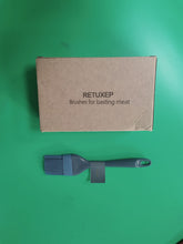 Load image into Gallery viewer, RETUXEP Silicone dressing brush with soft and flexible bristles, oil brush for grilled and baked meats, grill and oil