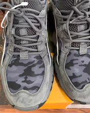 Load image into Gallery viewer, Wexiyu men's jogging shoes, camouflage fashion sneakers, non-slip hiking shoes