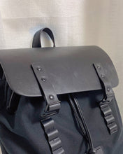 Load image into Gallery viewer, Yatoga backpack, men's 20-liter fashion schoolbag backpack, a combination of leather and fabric.