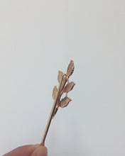 Load image into Gallery viewer, Lawie hair clips, golden leaf hair clips, metal hair clips for girls' hair, women's headdress gifts