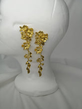 Load image into Gallery viewer, Sylavia Jewellery made of precious metals,Gold hair accessories
