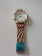 Load image into Gallery viewer, DAHASE Watchs, gold mesh watch, casual and fashionable
