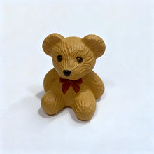 Load image into Gallery viewer, OLOEY Plastic statuettes，Perfect decorative accessories for Little Bear
