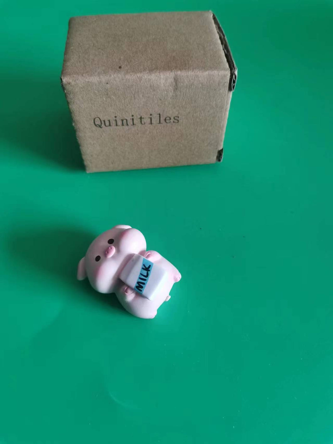 Quinitiles Resin ornaments, resin mini pig statue, cute DIY craftsmanship