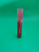 Load image into Gallery viewer, MAX FLOWER Lipstick, oil lipstick, moisturizing
