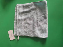 Load image into Gallery viewer, AQOOA Towels, fast drying and highly absorbent 100% pure cotton lightweight towel
