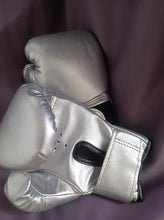 Load image into Gallery viewer, Yiyiyousheng Boxing gloves, synthetic leather boxing gloves
