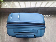 Load image into Gallery viewer, Luggage, suitcase, lightweight luggage ﻿
