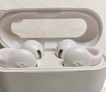 Load image into Gallery viewer, ChubbyGrip Earphones, IPX7 waterproof Bluetooth earphones
