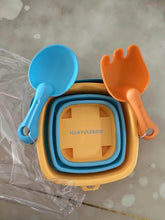 Load image into Gallery viewer, HUAYULEGOU Beach toys, foldable bucket, equipped with a sand shovel, suitable for children's beach toys
