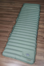 Load image into Gallery viewer, LISM Sleeping mats,6-inch ultra light sleeping pad with built-in pump, lightweight sleeping pad for tent (green green)
