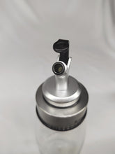 Load image into Gallery viewer, Kitceoro Oil bottle, glass dispenser bottle, sturdy and reliable, easy to clean
