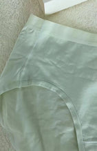 Load image into Gallery viewer, Bareville underwear, women&#39;s high waisted cotton underwear, soft and breathable underwear
