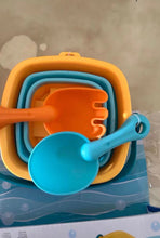 Load image into Gallery viewer, HUAYULEGOU Beach toys, foldable bucket, equipped with a sand shovel, suitable for children's beach toys
