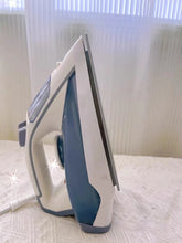 Load image into Gallery viewer, Hapyvergo Electric ironing machine，Steam Iron for Clothes with Rapid Heating Ceramic Coated Soleplate
