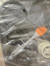 Load image into Gallery viewer, Fenotra Electric skillets, stainless steel composite bottom, sturdy and durable
