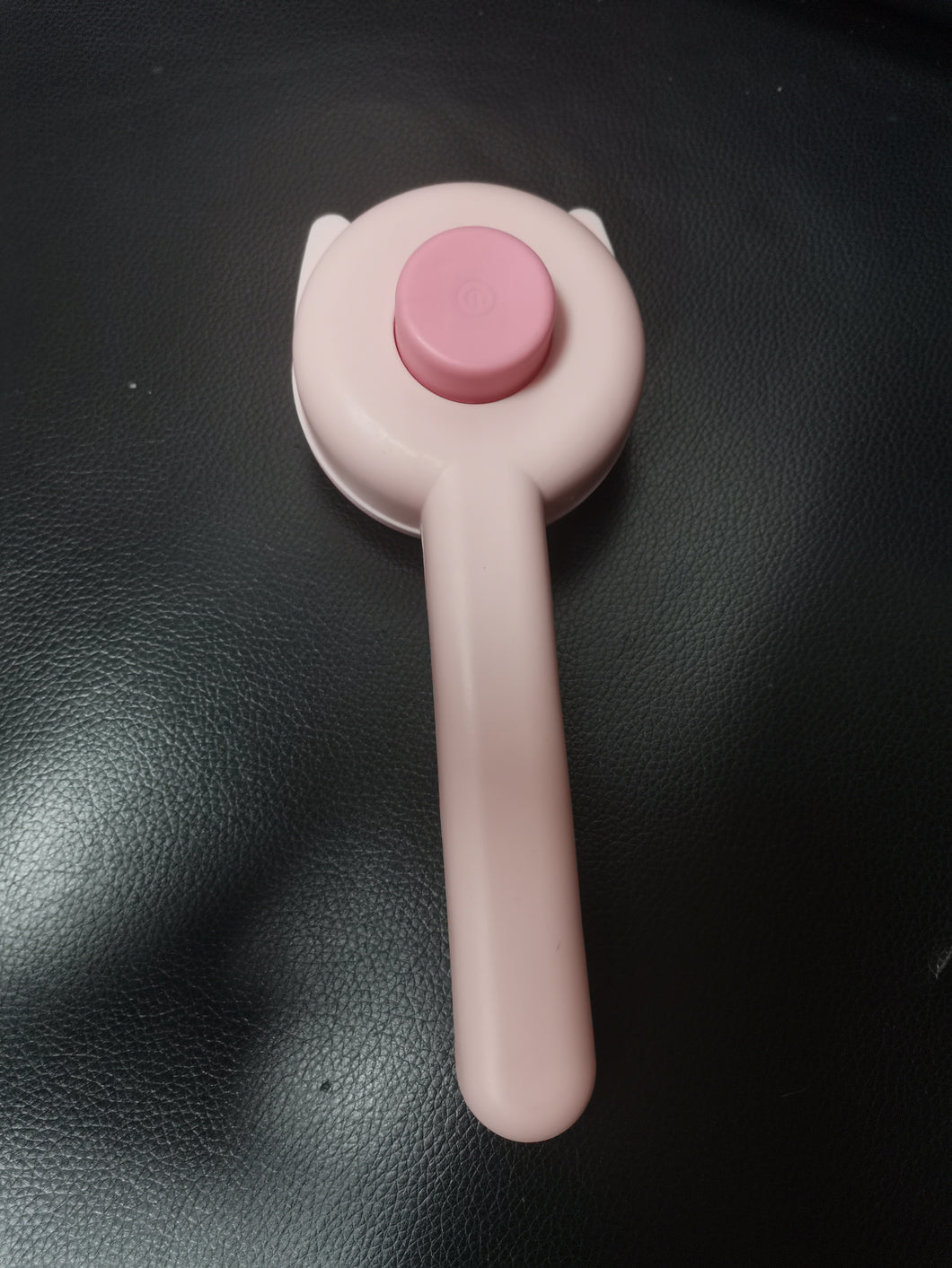 Colalulu Pet brush, Dog Cat Bunny Pet Grooming Shedding Brush - Easy to Remove Loose Undercoat, Pet Massaging Tool Suitable for Pets with Long or Short Hair