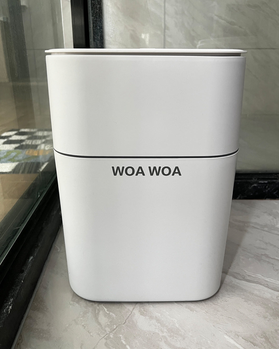 WOA WOA garbage can,Liter Slim Plastic Trash Can with Lid, White Modern Garbage Container Bin