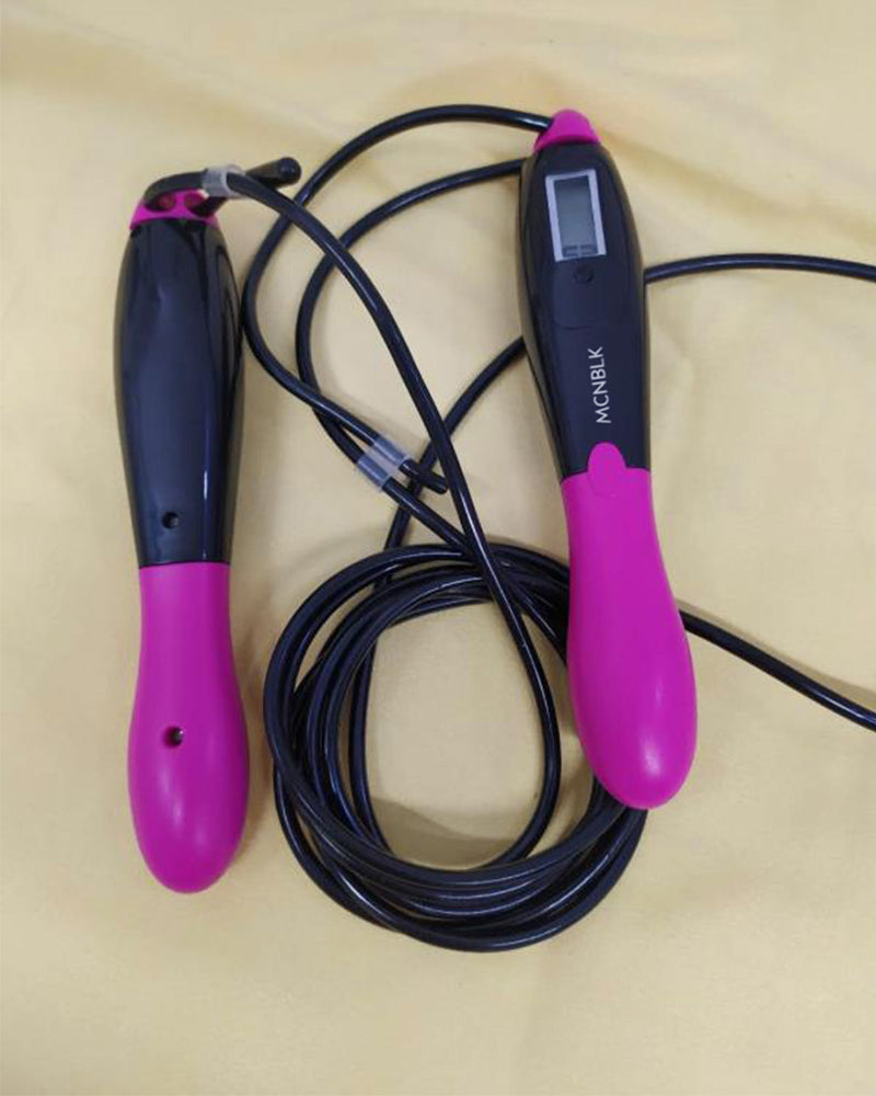 MCNBLK skipping rope, skipping rope with counter, weighted skipping rope suitable for women, men and children's fitness. Indoor and outdoor cordless, smart skipping rope has calorie count and adjustable cable and cordless. purple