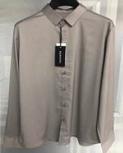 Load image into Gallery viewer, Big Mulaohu Shirts,Men&#39;s Long Button Down Business Formal Shirt
