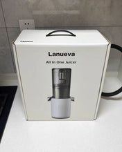 Load image into Gallery viewer, Lanueva Electric Juicer, for oranges, lemons, grapefruit and other fruits, brushed stainless steel
