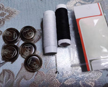 Load image into Gallery viewer, Manitou buttons,Resin Button Clothes Sewing Snaps Blazer Shirts 4 Holes Buttons (20mm）
