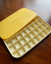 Load image into Gallery viewer, Andgeloo ice cube mold,Easy-Release Silicone &amp; Flexible  Cube Trays with Spill-Resistant Removable Lid
