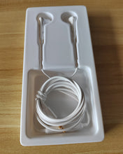 Load image into Gallery viewer, MOFIRIDO With Apple Earphones with 3.5mm Wired Earbuds with Microphone &amp; Volume Control
