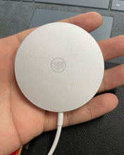 Load image into Gallery viewer, Wireless Charger, Fast Wireless Charging, with Silicone Pads, Compatible with Support Wireless Charger Mobile Phones
