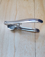 Load image into Gallery viewer, BQKOZFIN Garlic Press Mincer - Stainless Steel Garlic Crusher
