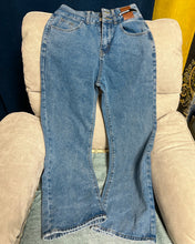 Load image into Gallery viewer, Divanewlook Women&#39;s High Rise Straight Fit Jean
