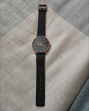 Load image into Gallery viewer, Crown rose Watch， Leather Ultra Thin Minimalist Business Casual Dress Watches
