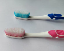 Load image into Gallery viewer, SSBLZYX Toothbrush with Flexing Sides, Soft, 2 Count (Color Vary)
