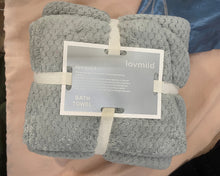 Load image into Gallery viewer, lovmild Bath Towels – Luxurious and Soft – Ultra Absorbent – 100% Cotton – 600 GSM – Solid Construction – Hotel, Spa Quality – Ideal for Daily Use
