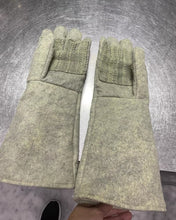 Load image into Gallery viewer, KACHEEG oven gloves-932 ℉ extremely heat-resistant grilling gloves, kitchen insulating fiber non-slip oven gloves, 12 inches, for cooking, grilling, smoking, baking, frying, cutting, 1 pair
