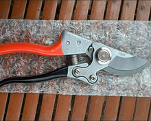 Load image into Gallery viewer, YOBAN gardening shears, pruning shears-high-performance single-handed left-handed garden pruning shears made in Switzerland
