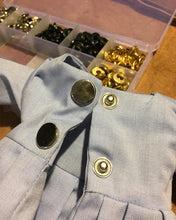 Load image into Gallery viewer, Manitou Press nails,Assorted Perfect Fit Instant Buttons,No Sew Button Pins,Replacement Button Instant,No Tool,Removable and Reusable,for Jeans Shirt Sweater Coat Pants and Other Kinds of Clothes

