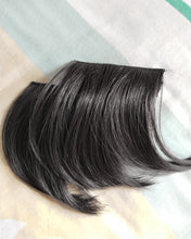 Load image into Gallery viewer, Time&amp;Trave wig, dark black, slightly curly synthetic wigs with clip
