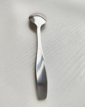 Load image into Gallery viewer, Himirt Stainless Steel Flatware ,Eating Utensils Include Spoon, Mirror Polished

