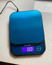 Load image into Gallery viewer, XSTARYE electronic kitchen scale,2lb Digital Kitchen Scale Weight Grams and oz , Stainless Steel and Tempered Glass
